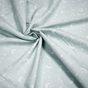 Tissu cotonnade enfant, constellation blanche, lune et étoiles fond vert clair - OEKO - TEX STANDARD 100 - tissuspipi.com