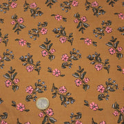 Tissu velours milleraies imprimé ocre aux fines fleurs roses & fines feuilles - STANDARD 100 OEKO-TEX - tissuspipi.com