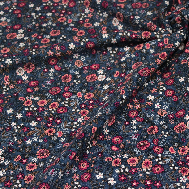 Tissu velours milleraies imprimé fleuri bleu Prusse aux fines fleurs corail, byzantin, blanches - STANDARD 100 OEKO-TEX - tissuspipi.com