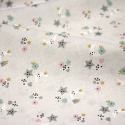 Tissu cotonnade enfant, fines fleurs, lunes et étoiles - OEKO - TEX STANDARD 100 - tissuspipi.com