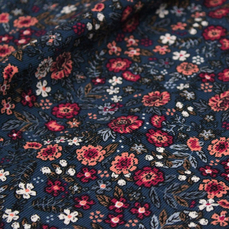 Tissu velours milleraies imprimé fleuri bleu Prusse aux fines fleurs corail, byzantin, blanches - STANDARD 100 OEKO-TEX - tissuspipi.com