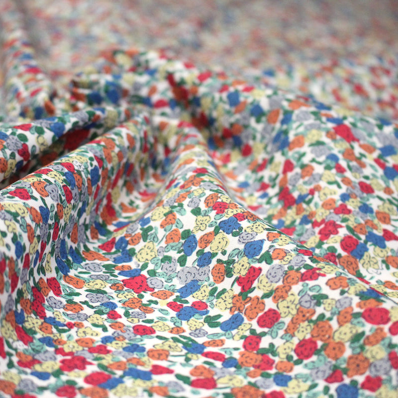 Tissu cotonnade fleurie ZELIE, fines fleurs & fond bleu ou blanc - OEKO - TEX - tissuspipi.com