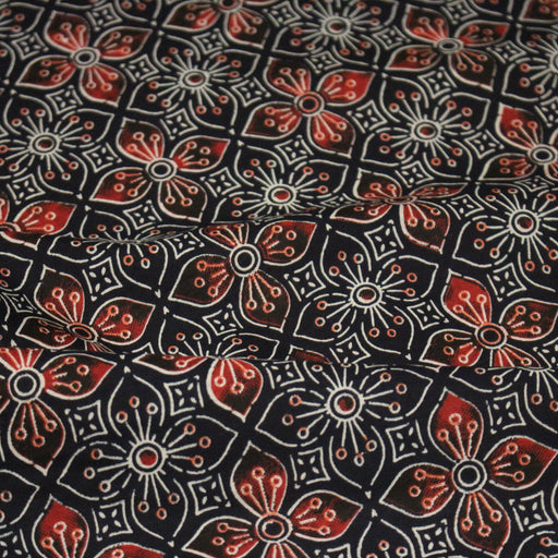 Tissu coton fin imprimé INDIENNES, noir aux motifs floraux géométriques - STANDARD 100 OEKO - TEX - tissuspipi.com
