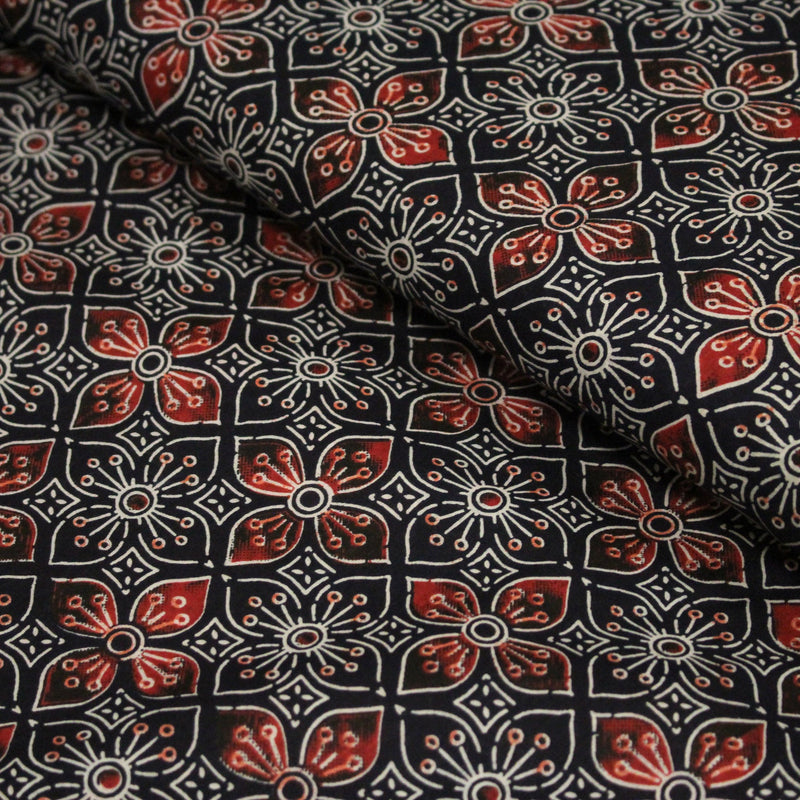 Tissu coton fin imprimé INDIENNES, noir aux motifs floraux géométriques - STANDARD 100 OEKO - TEX - tissuspipi.com