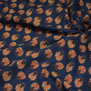 Tissu coton fin imprimé INDIENNES, bleu aux motifs floraux BOOTA rouges - STANDARD 100 OEKO - TEX - tissuspipi.com