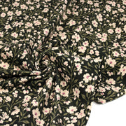 Tissu velours milleraies imprimé vert anglais aux fleurs écrues & fines feuilles - STANDARD 100 OEKO-TEX - tissuspipi.com