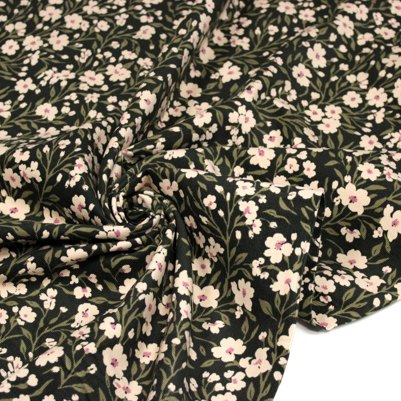 Tissu velours milleraies imprimé vert anglais aux fleurs écrues & fines feuilles - STANDARD 100 OEKO-TEX - tissuspipi.com