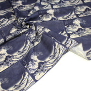 Tissu cotonnade motif japonais "La Grande Vague de Kanagawa" d'HOKUSAI, tons bleus & écrus - tissuspipi.com
