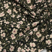 Tissu velours milleraies imprimé vert anglais aux fleurs écrues & fines feuilles - STANDARD 100 OEKO-TEX - tissuspipi.com