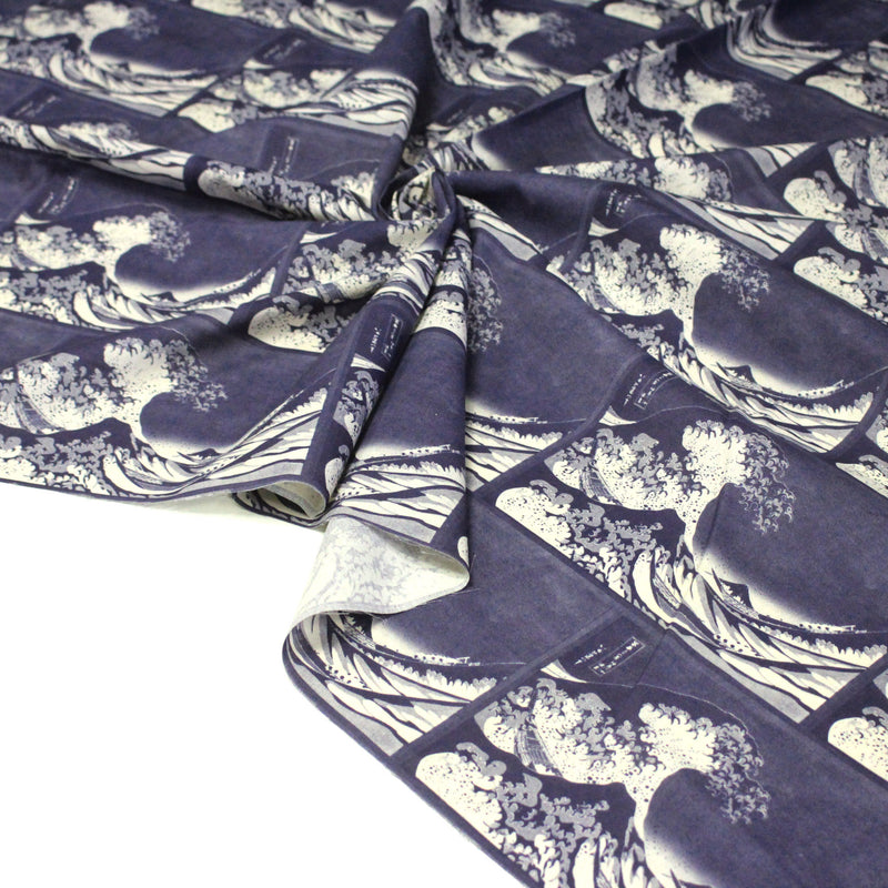Tissu cotonnade motif japonais "La Grande Vague de Kanagawa" d'HOKUSAI, tons bleus & écrus - tissuspipi.com