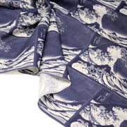 Tissu cotonnade motif japonais "La Grande Vague de Kanagawa" d'HOKUSAI, tons bleus & écrus - tissuspipi.com