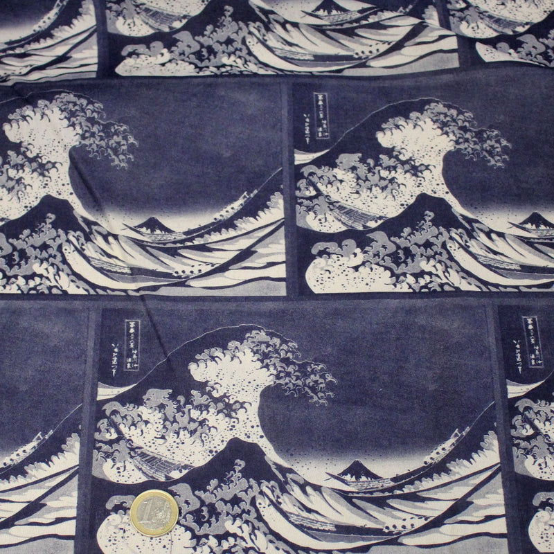Tissu cotonnade motif japonais "La Grande Vague de Kanagawa" d'HOKUSAI, tons bleus & écrus - tissuspipi.com
