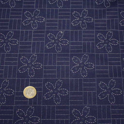 Tissu cotonnade motif japonais SASHIKO tons bleus & écrus - tissuspipi.com