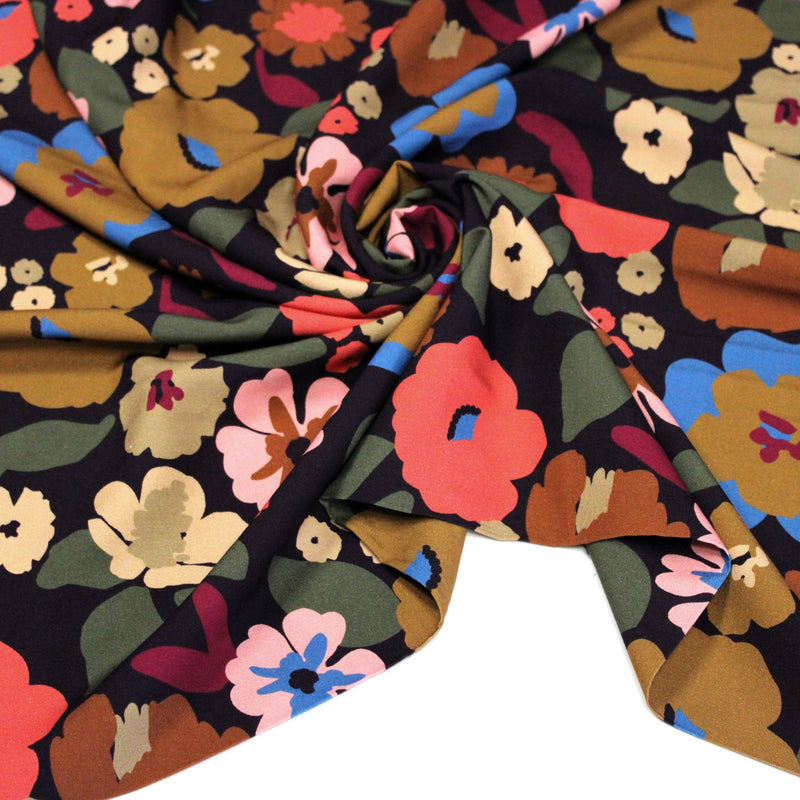 Tissu Viscose fluide fleurs graphiques rétro multicolores, fond noir – STANDARD 100 OEKO-TEX - tissuspipi.com