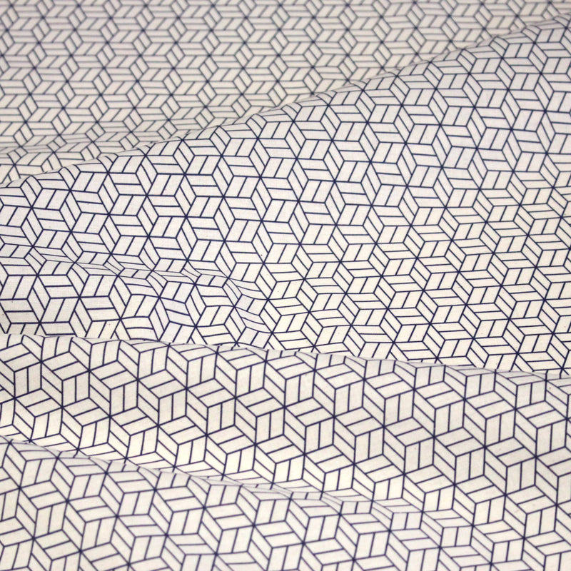 Tissu cotonnade motif japonais KAGOME – Bleu indigo & écru - tissuspipi.com