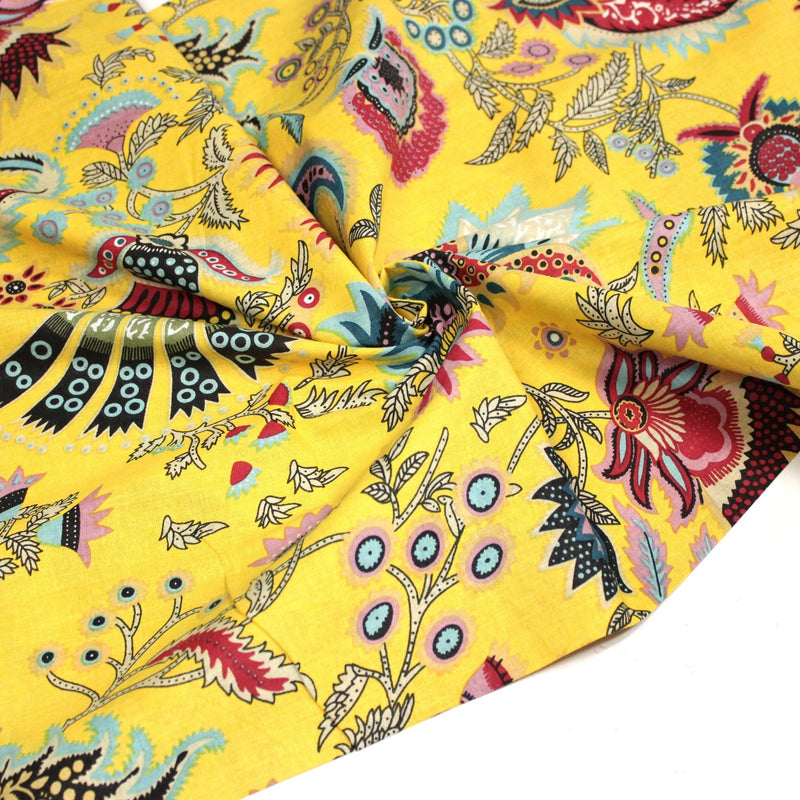 Tissu coton fin imprimé INDIENNES, jaune aux fleurs et motifs indiens multicolores - tissuspipi.com
