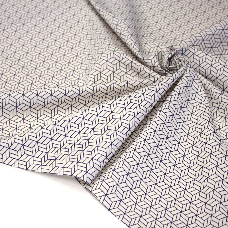 Tissu cotonnade motif japonais KAGOME – Bleu indigo & écru - tissuspipi.com
