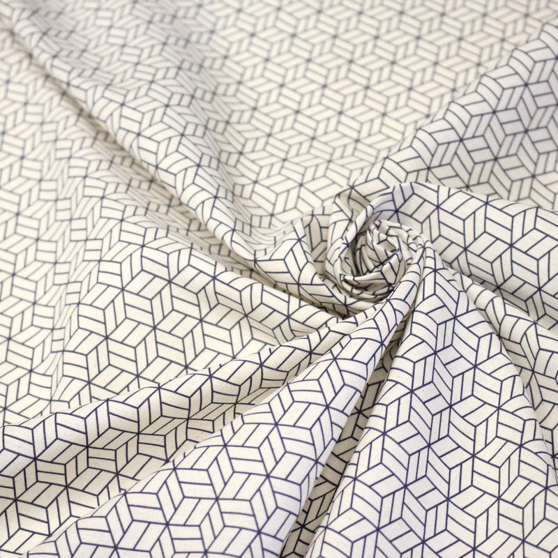 Tissu cotonnade motif japonais KAGOME – Bleu indigo & écru - tissuspipi.com