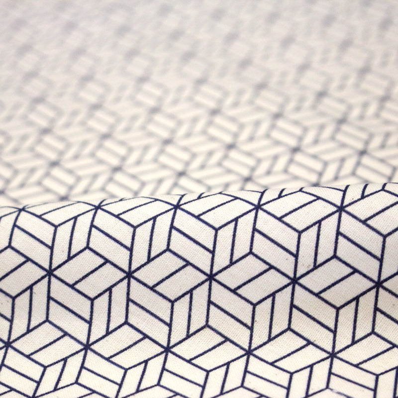 Tissu cotonnade motif japonais KAGOME – Bleu indigo & écru - tissuspipi.com