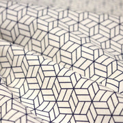 Tissu cotonnade motif japonais KAGOME – Bleu indigo & écru - tissuspipi.com