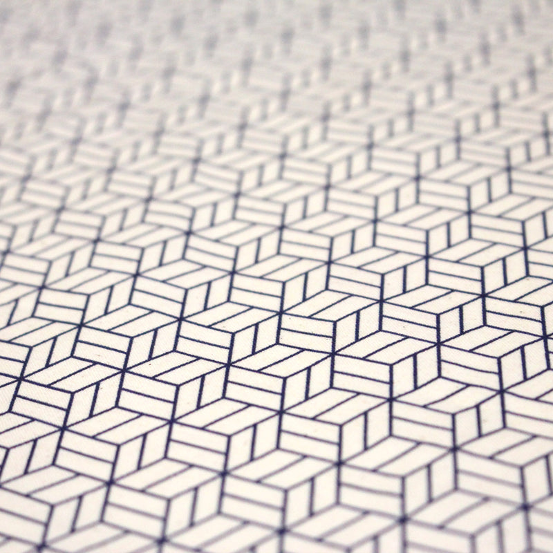 Tissu cotonnade motif japonais KAGOME – Bleu indigo & écru - tissuspipi.com