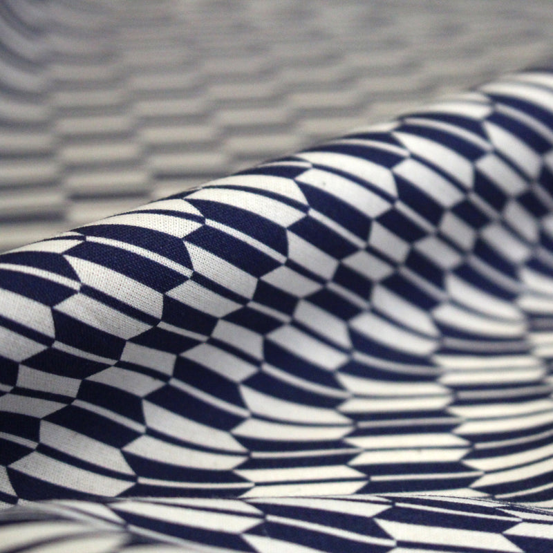 Tissu cotonnade motif japonais YAGASURI, flèches bleues & écrues - tissuspipi.com