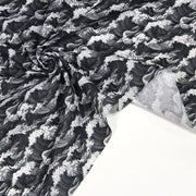 Tissu cotonnade motif japonais de la vague Kanagawa d’Hokusai, tons noirs & blancs - OEKO - TEX - tissuspipi.com