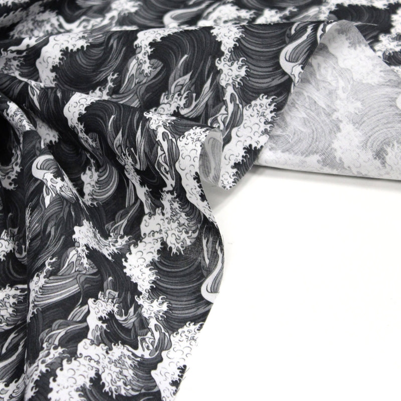 Tissu cotonnade motif japonais de la vague Kanagawa d’Hokusai, tons noirs & blancs - OEKO - TEX - tissuspipi.com