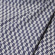 Tissu cotonnade motif japonais YAGASURI, flèches bleues & écrues - tissuspipi.com