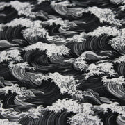 Tissu cotonnade motif japonais de la vague Kanagawa d’Hokusai, tons noirs & blancs - OEKO - TEX - tissuspipi.com
