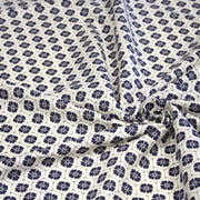 Tissu cotonnade motif japonais KIKKŌ HANABISHI, fleurs & hexagone, bleu & écru - tissuspipi.com