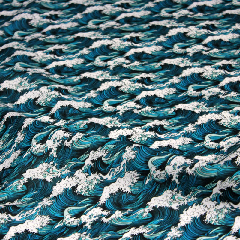 Tissu cotonnade motif japonais de la vague Kanagawa d’Hokusai, tons vert canard & blancs - OEKO - TEX - tissuspipi.com