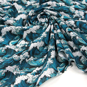 Tissu cotonnade motif japonais de la vague Kanagawa d’Hokusai, tons vert canard & blancs - OEKO - TEX - tissuspipi.com