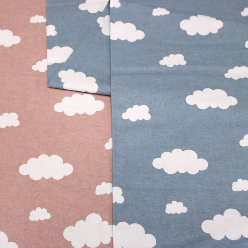 Tissu flanelle coton gratté BLEU ou ROSE aux nuages blancs, collection enfant, parfait pour pyjamas & draps - STANDARD 100 OEKO-TEX - tissuspipi.com