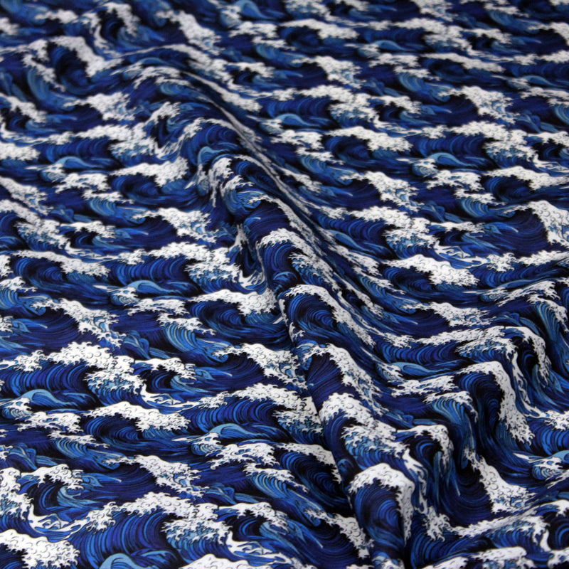 Tissu cotonnade motif japonais de la vague Kanagawa d’Hokusai, tons bleus & blancs - OEKO - TEX - tissuspipi.com