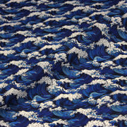 Tissu cotonnade motif japonais de la vague Kanagawa d’Hokusai, tons bleus & blancs - OEKO - TEX - tissuspipi.com