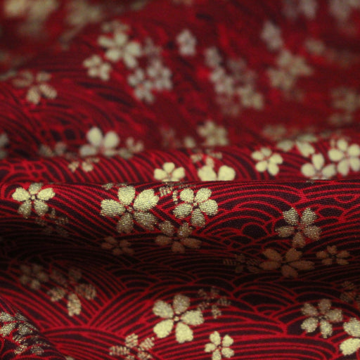 Tissu coton motif japonais vagues & fleurs sakura dorées : Bleu ou rouge - COLLECTION JAPON DORÉ - tissuspipi.com