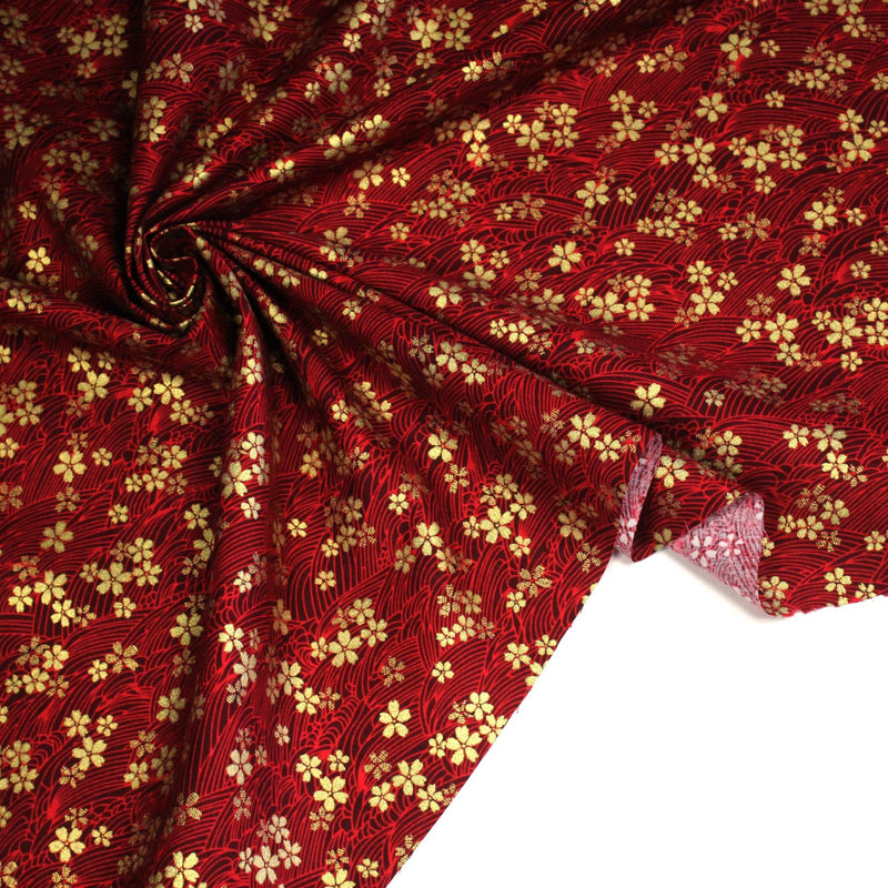 Tissu coton motif japonais vagues & fleurs sakura dorées : Bleu ou rouge - COLLECTION JAPON DORÉ - tissuspipi.com