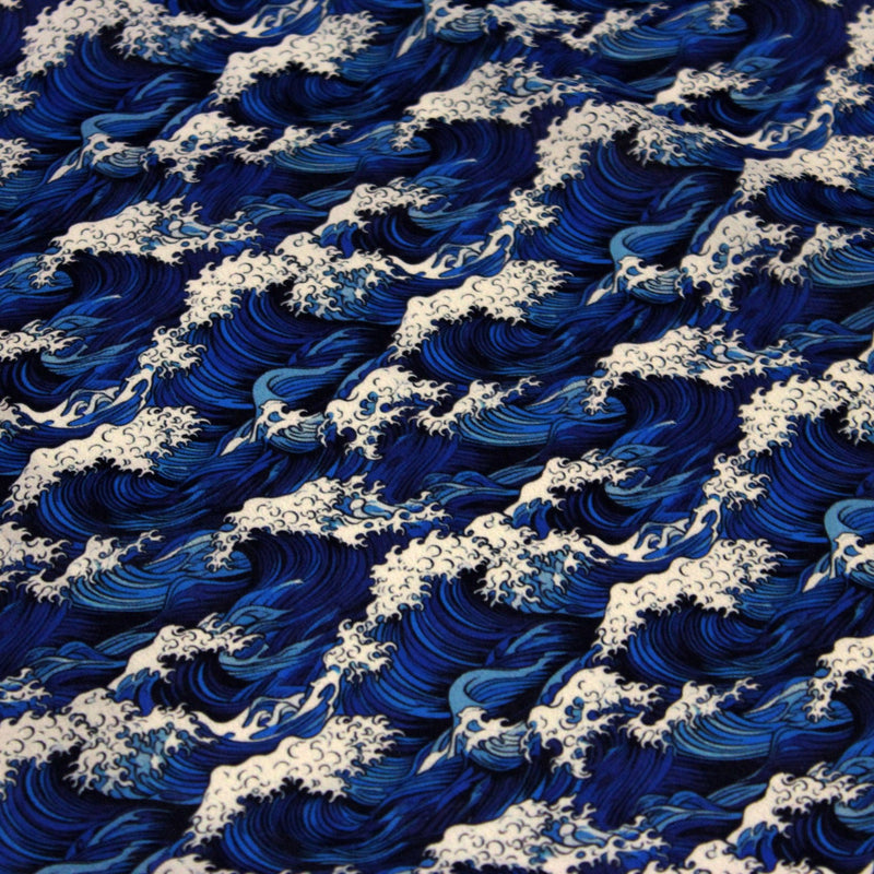Tissu cotonnade motif japonais de la vague Kanagawa d’Hokusai, tons bleus & blancs - OEKO - TEX - tissuspipi.com