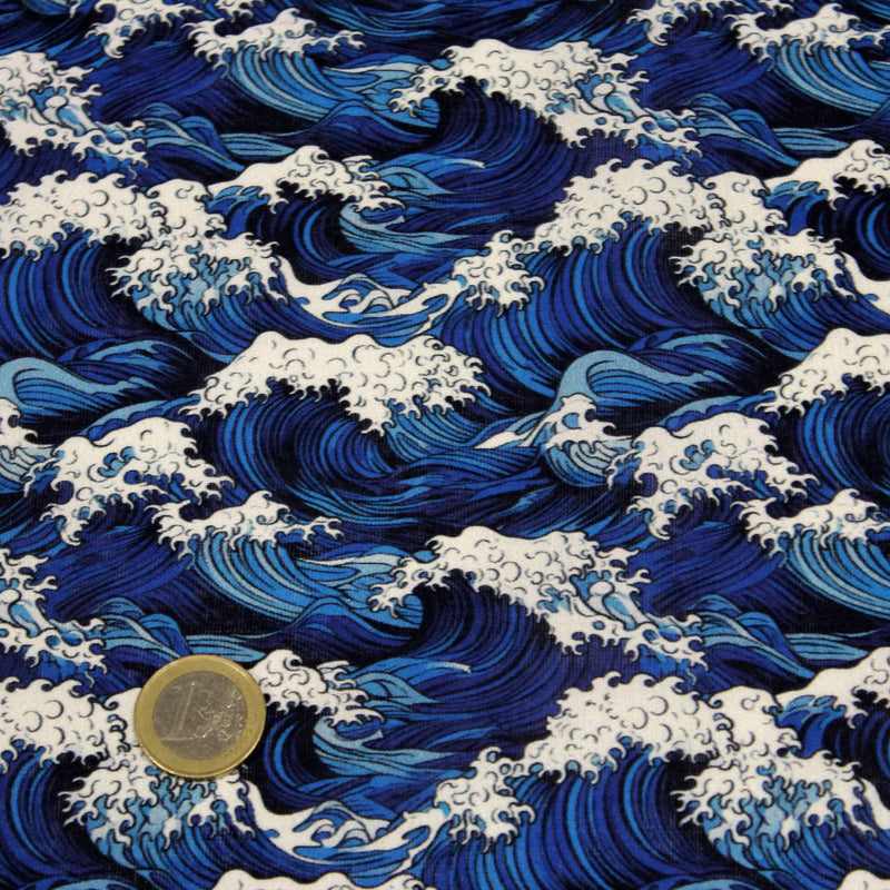 Tissu cotonnade motif japonais de la vague Kanagawa d’Hokusai, tons bleus & blancs - OEKO - TEX - tissuspipi.com