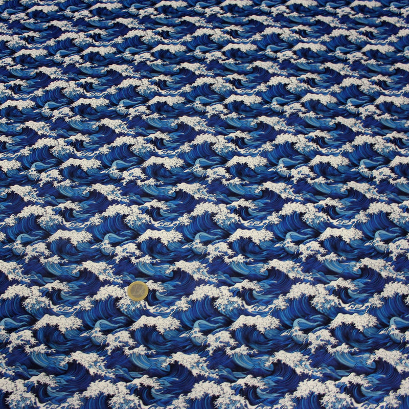Tissu cotonnade motif japonais de la vague Kanagawa d’Hokusai, tons bleus & blancs - OEKO - TEX - tissuspipi.com