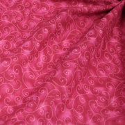 Tissu cotonnade faux-uni fuchsia aux arabesques roses, Grande largeur 280cm de large - MADE IN INDIA - tissuspipi.com