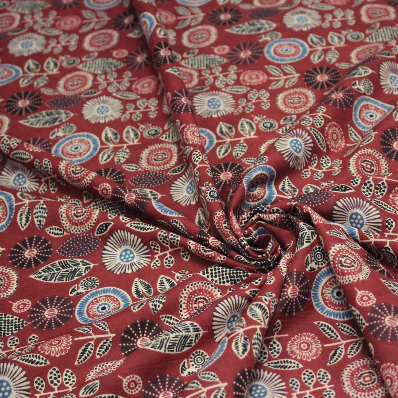 Tissu coton fin imprimé INDIENNES, rouge fleurs & feuilles bleues, noires, écrues - STANDARD 100 OEKO - TEX - tissuspipi.com