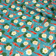 Tissu cotonnade motif japonais KOï aux poissons carpes koï & nénuphars, fond bleu d'eau - OEKO - TEX - tissuspipi.com