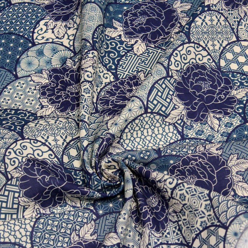 Tissu cotonnade GIMZA aux motifs japonais floraux & géométriques traditionnels, tons bleus - OEKO - TEX - tissuspipi.com
