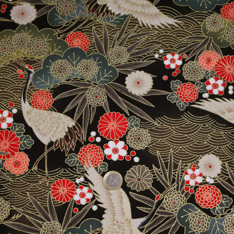 Tissu coton motif japonais TSURU aux grues dorées, chrysanthèmes & Seigaiha, fond noir - COLLECTION JAPON DORÉ - tissuspipi.com