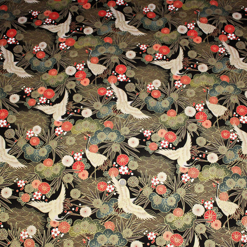 Tissu coton motif japonais TSURU aux grues dorées, chrysanthèmes & Seigaiha, fond noir - COLLECTION JAPON DORÉ - tissuspipi.com