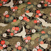 Tissu coton motif japonais TSURU aux grues dorées, chrysanthèmes & Seigaiha, fond noir - COLLECTION JAPON DORÉ - tissuspipi.com