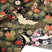 Tissu coton motif japonais TSURU aux grues dorées, chrysanthèmes & Seigaiha, fond noir - COLLECTION JAPON DORÉ - tissuspipi.com