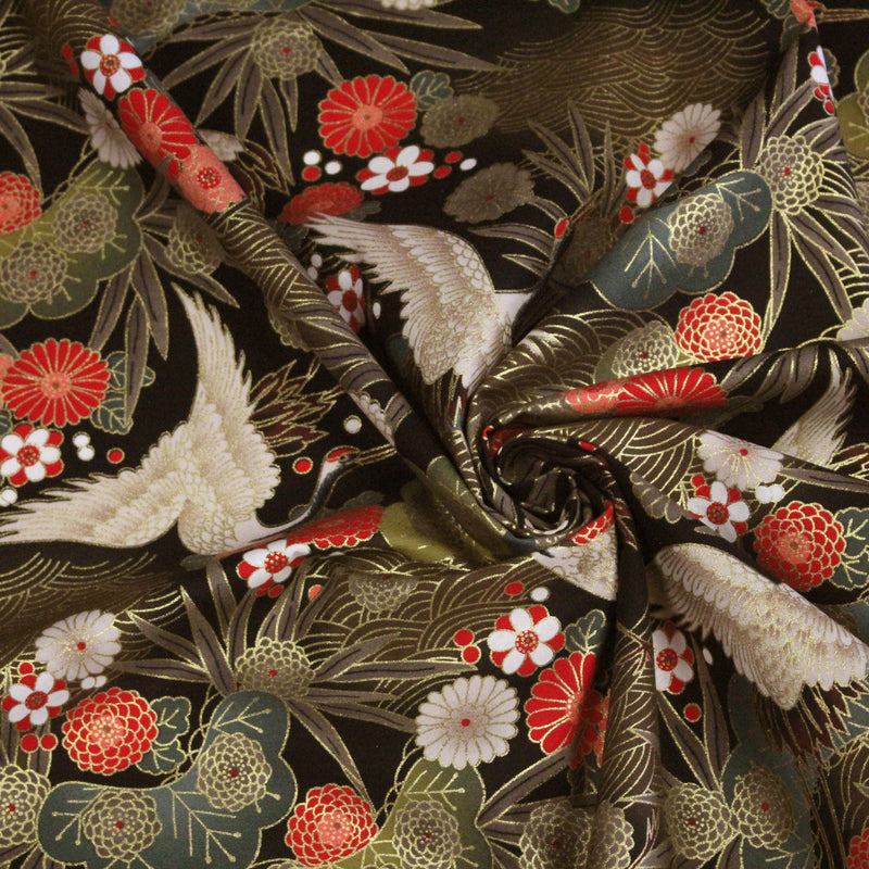 Tissu coton motif japonais TSURU aux grues dorées, chrysanthèmes & Seigaiha, fond noir - COLLECTION JAPON DORÉ - tissuspipi.com
